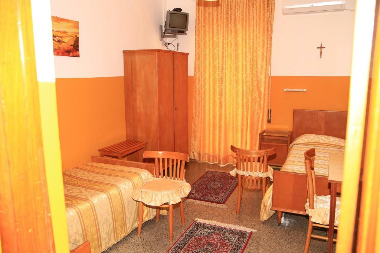 Hotel San Vincenzo Soverato Marina Kültér fotó